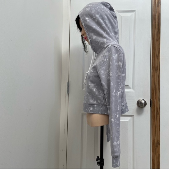 Bluenotes women grey white tie & dye long sleeves pullover hoodie. Size XS. Used - Picture 2 of 8